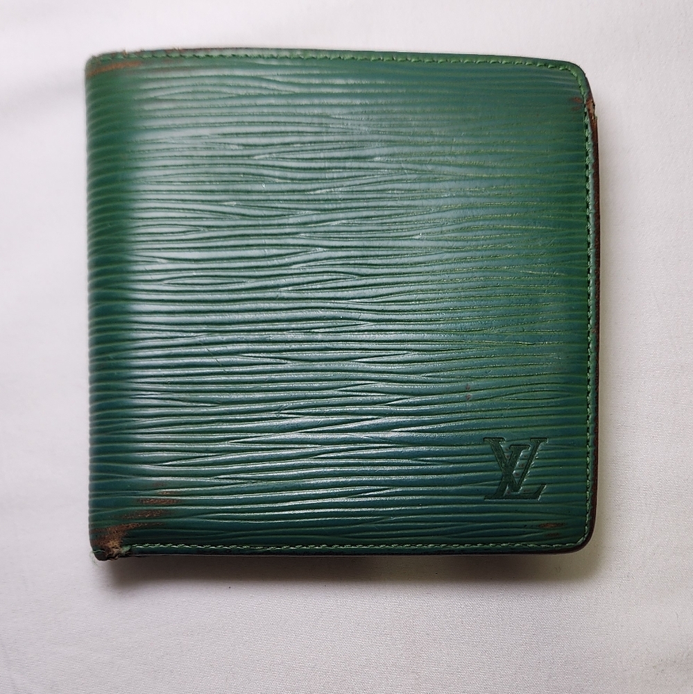Louis Vuitton Epi Bi-Fold